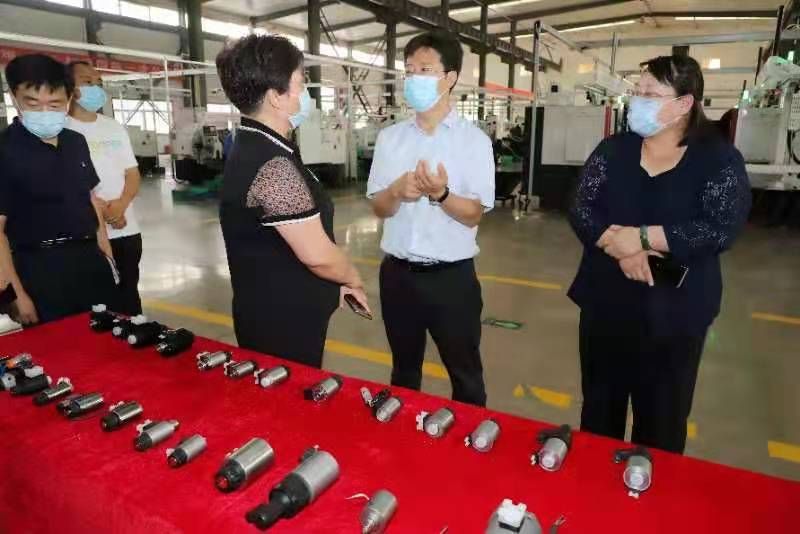 大黑逼91视频安阳市市长高永一行莅临我公司参观调研